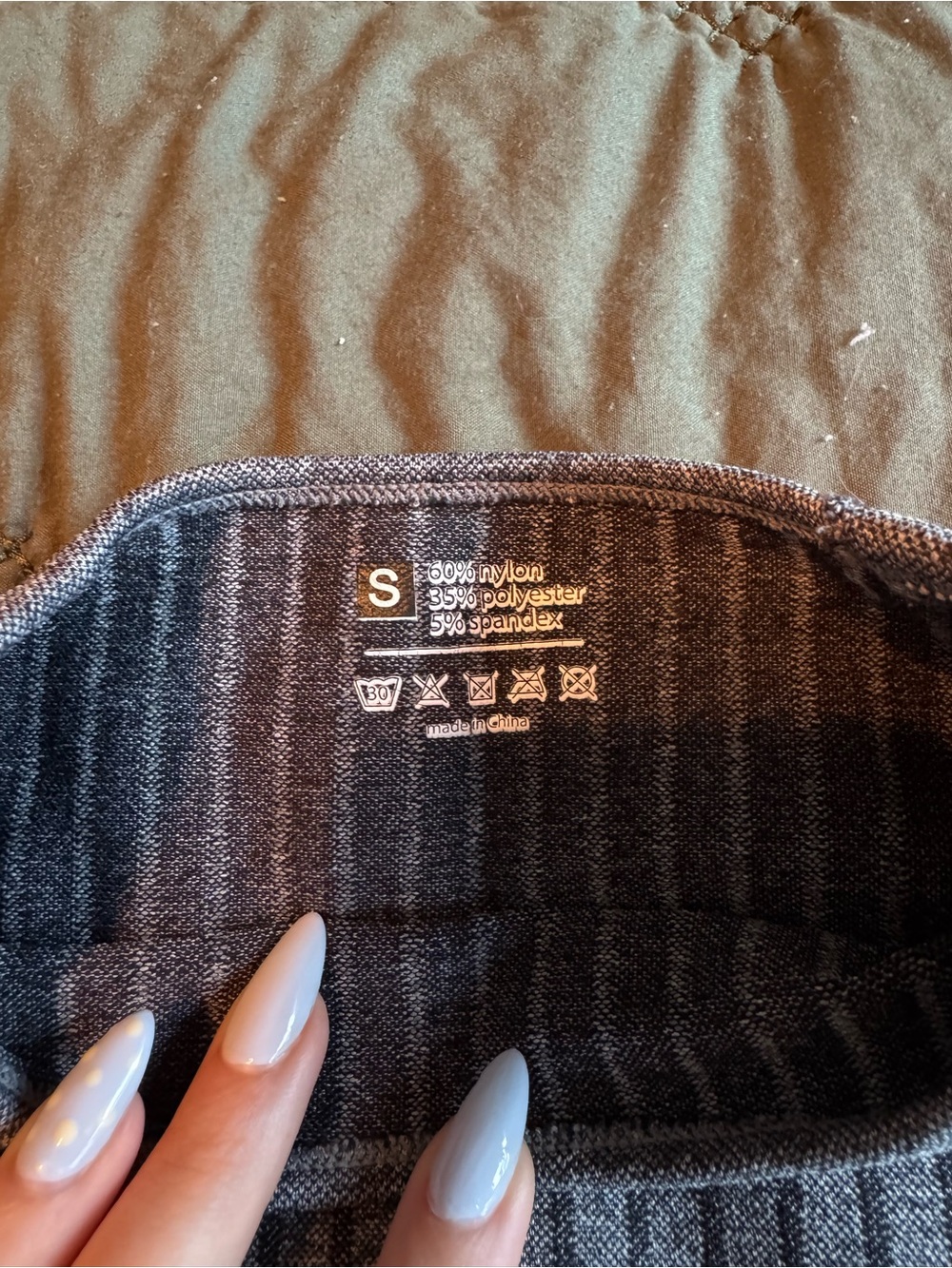 Women's Gray Ribbed Two-Piece Workout Set - Picture 2 of 2